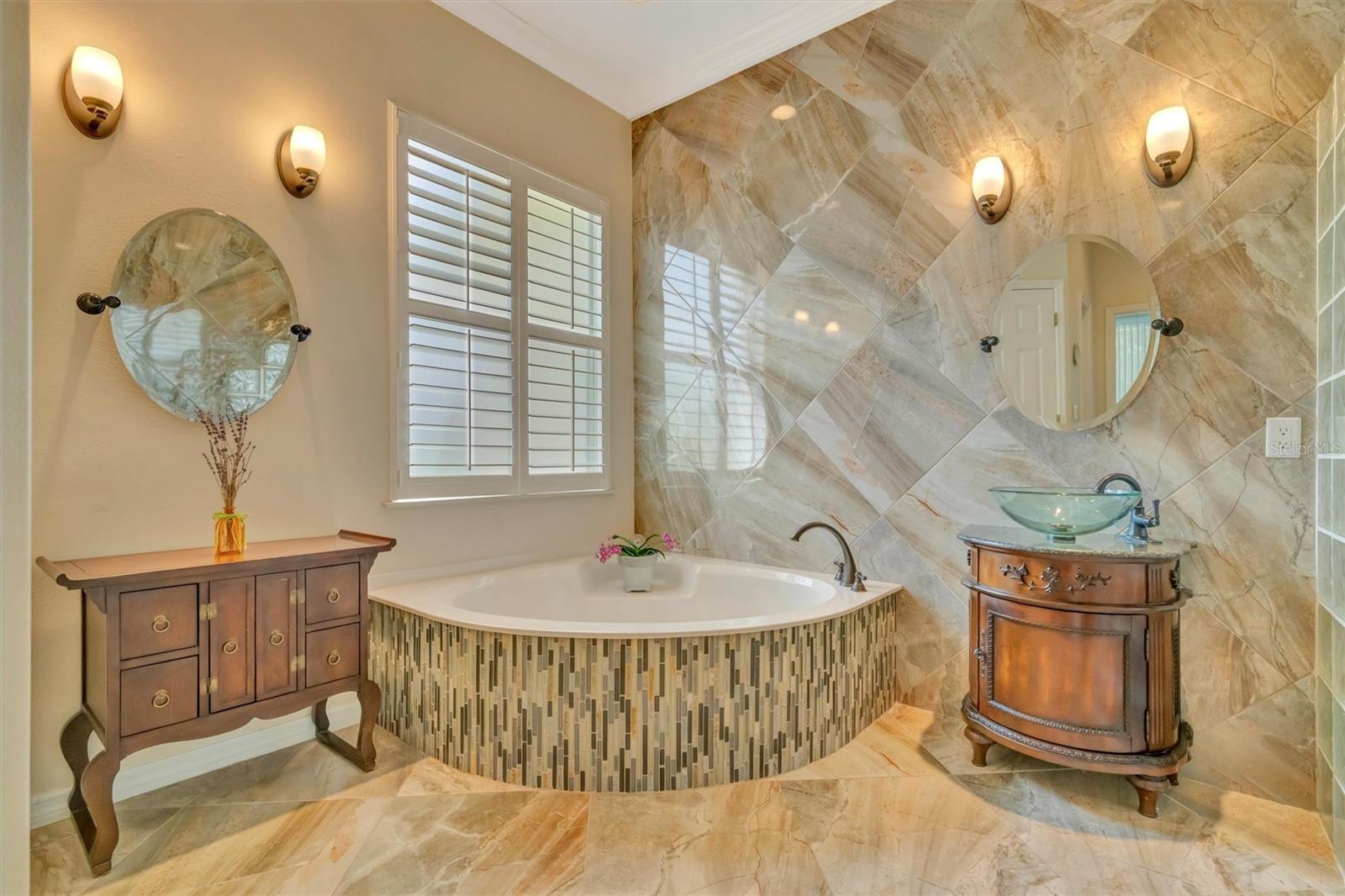 HAMPTONS UNIT 1 - Residential