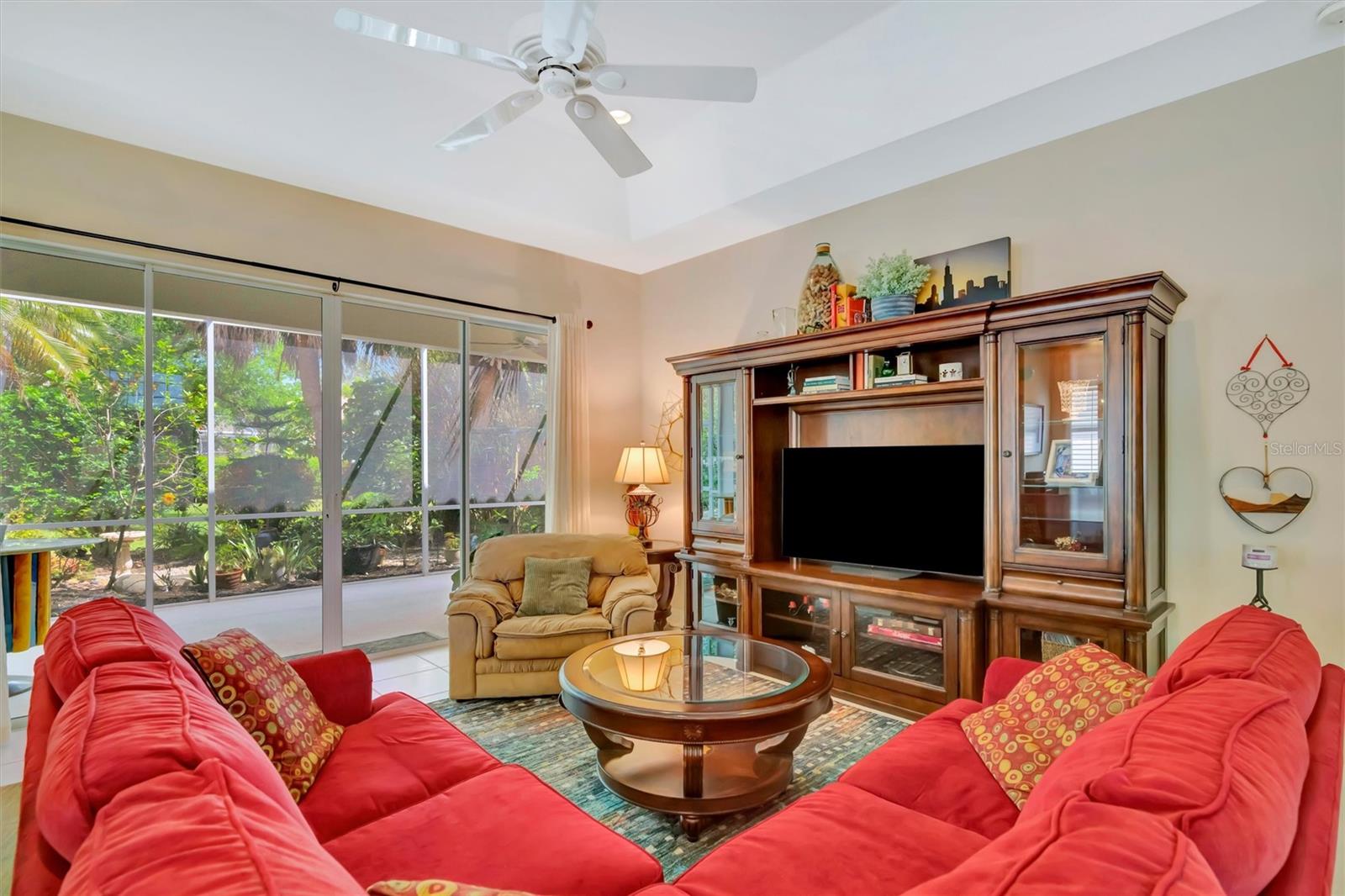 HAMPTONS UNIT 1 - Residential