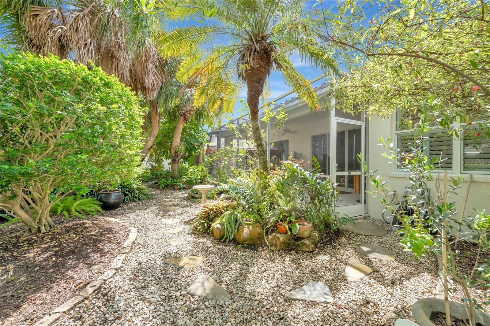 HAMPTONS UNIT 1 - Residential