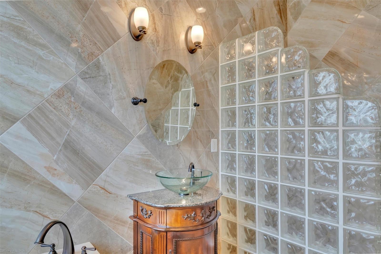 HAMPTONS UNIT 1 - Residential