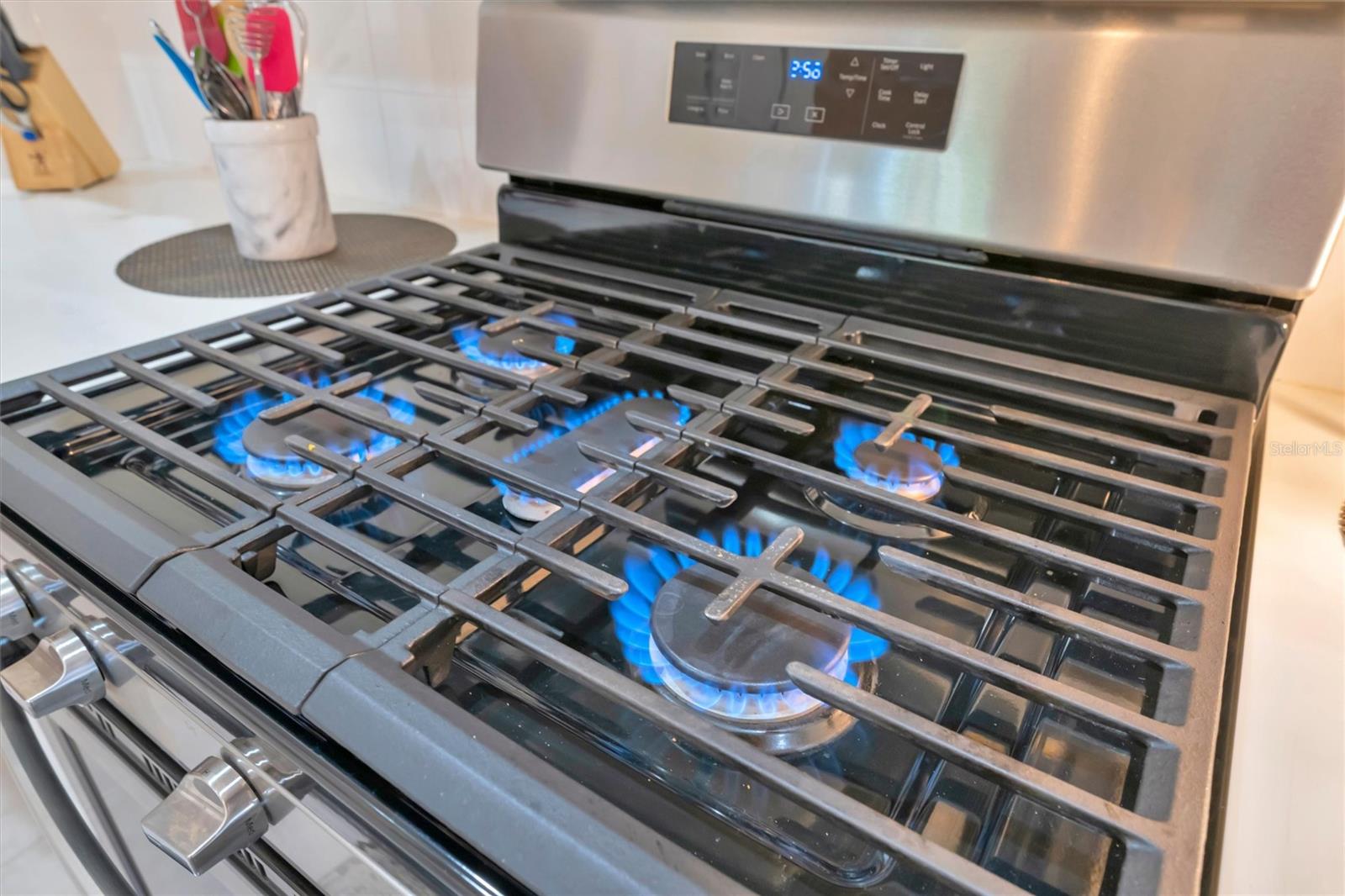 HAMPTONS UNIT 1 - Residential