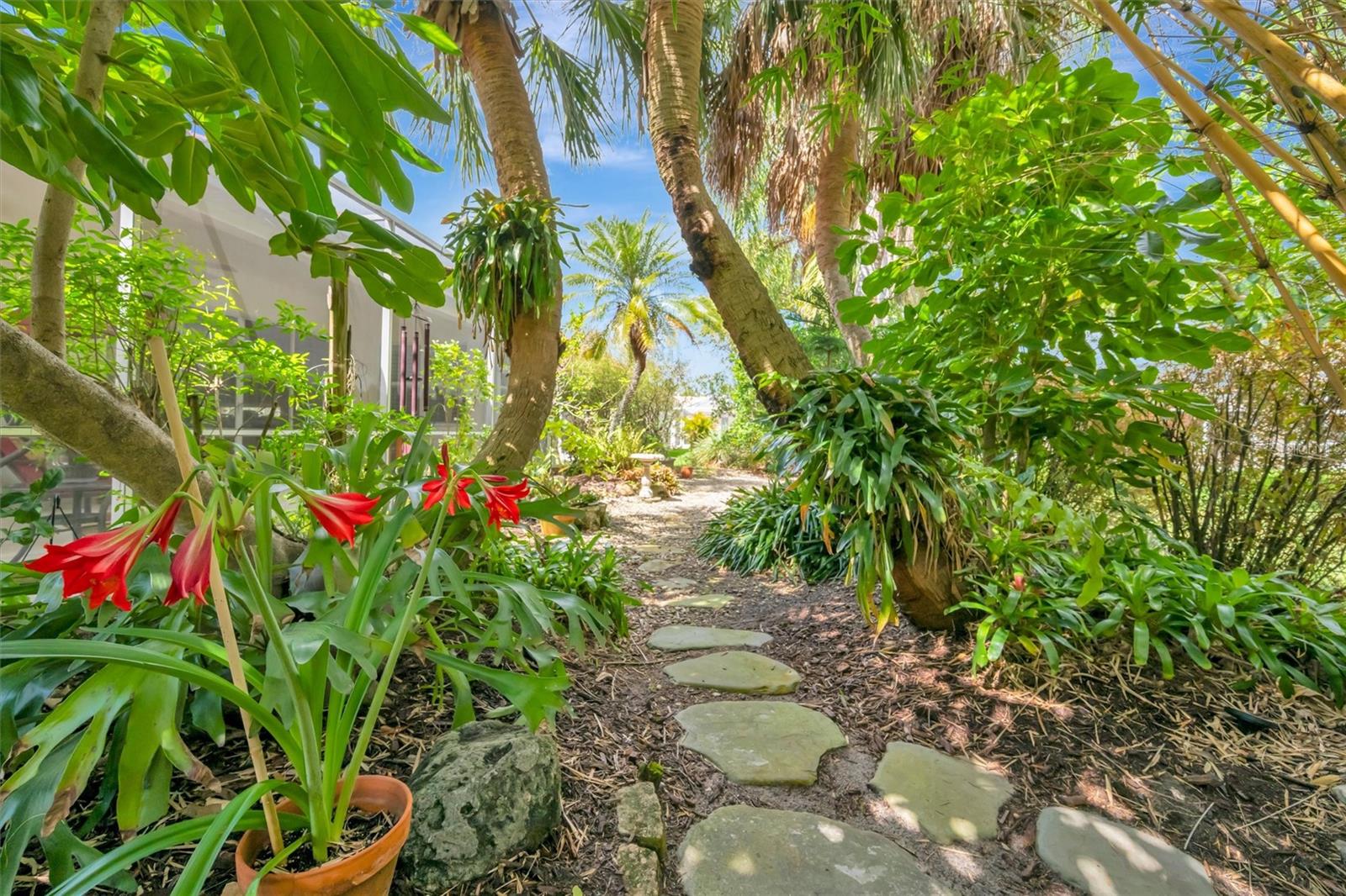 HAMPTONS UNIT 1 - Residential