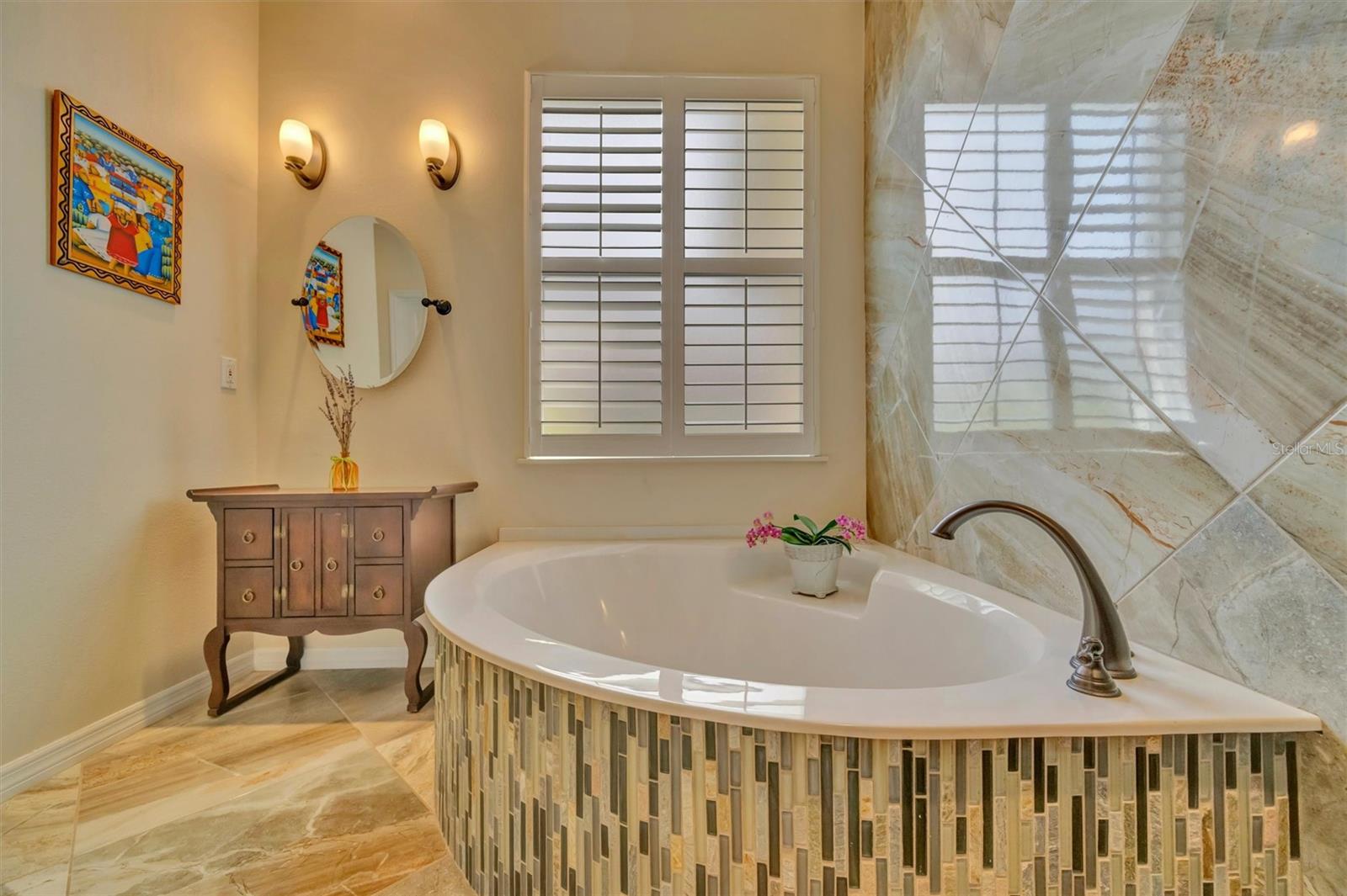 HAMPTONS UNIT 1 - Residential