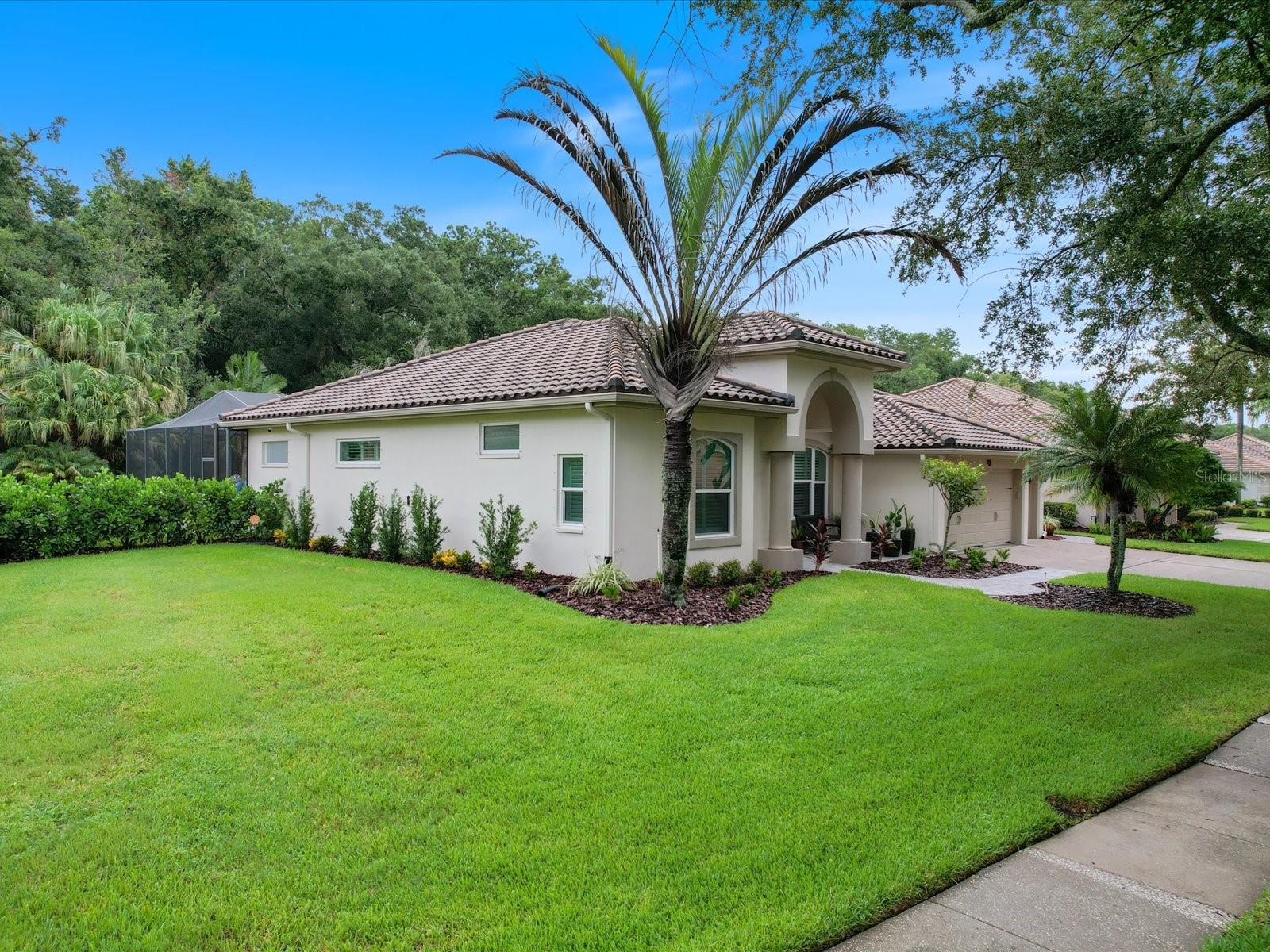 4987 CROSS POINTE DRIVE