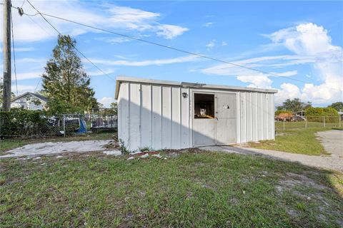 A home in WINTER HAVEN