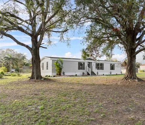 A home in WINTER HAVEN