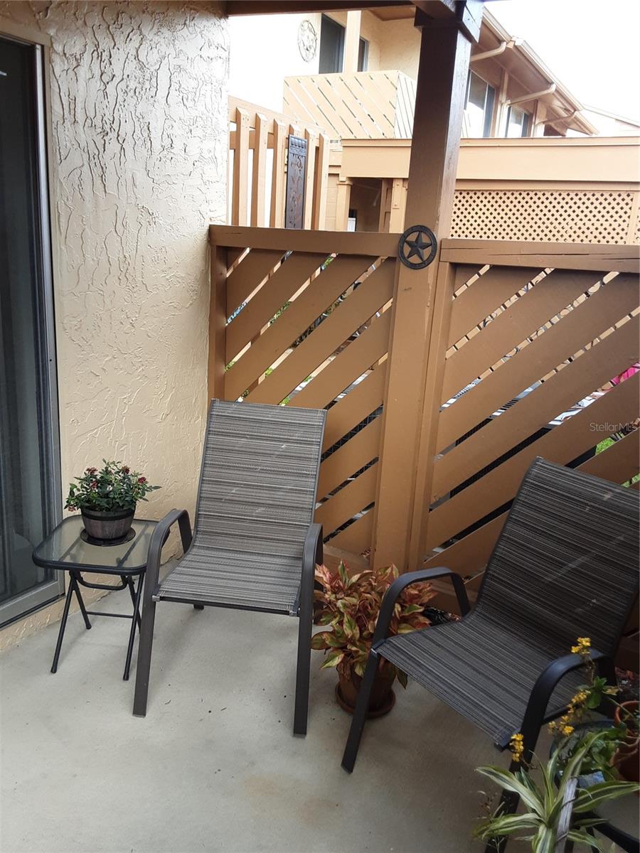 BEACON LAKES CONDO 05 - Residential