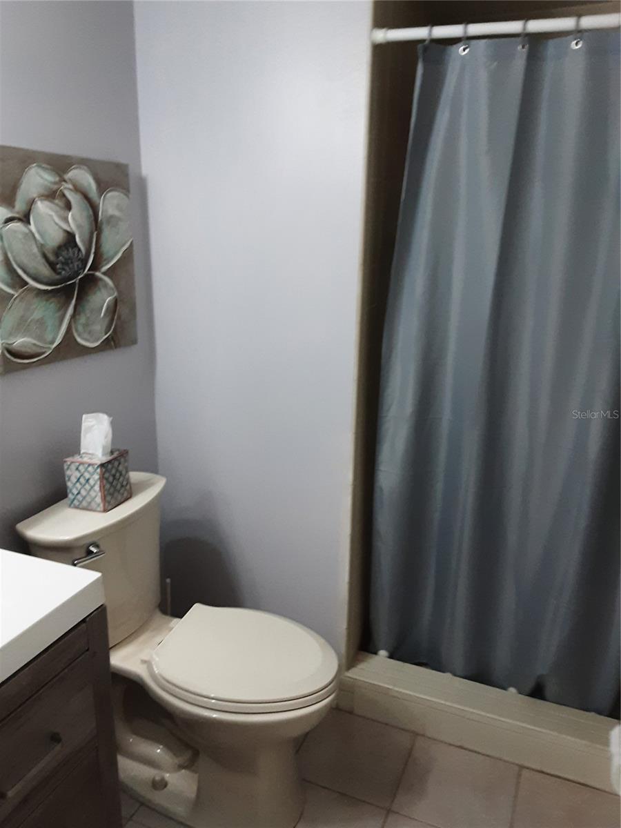 BEACON LAKES CONDO 05 - Residential