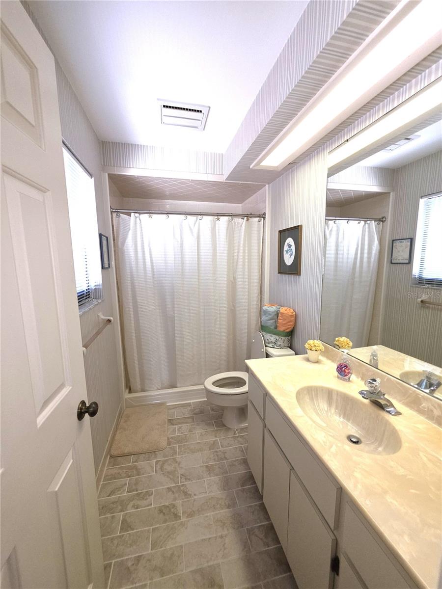 LEESBURG PALM HARBOR SUB - Residential Lease