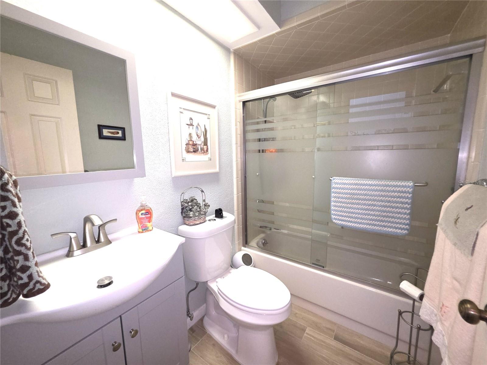 LEESBURG PALM HARBOR SUB - Residential Lease