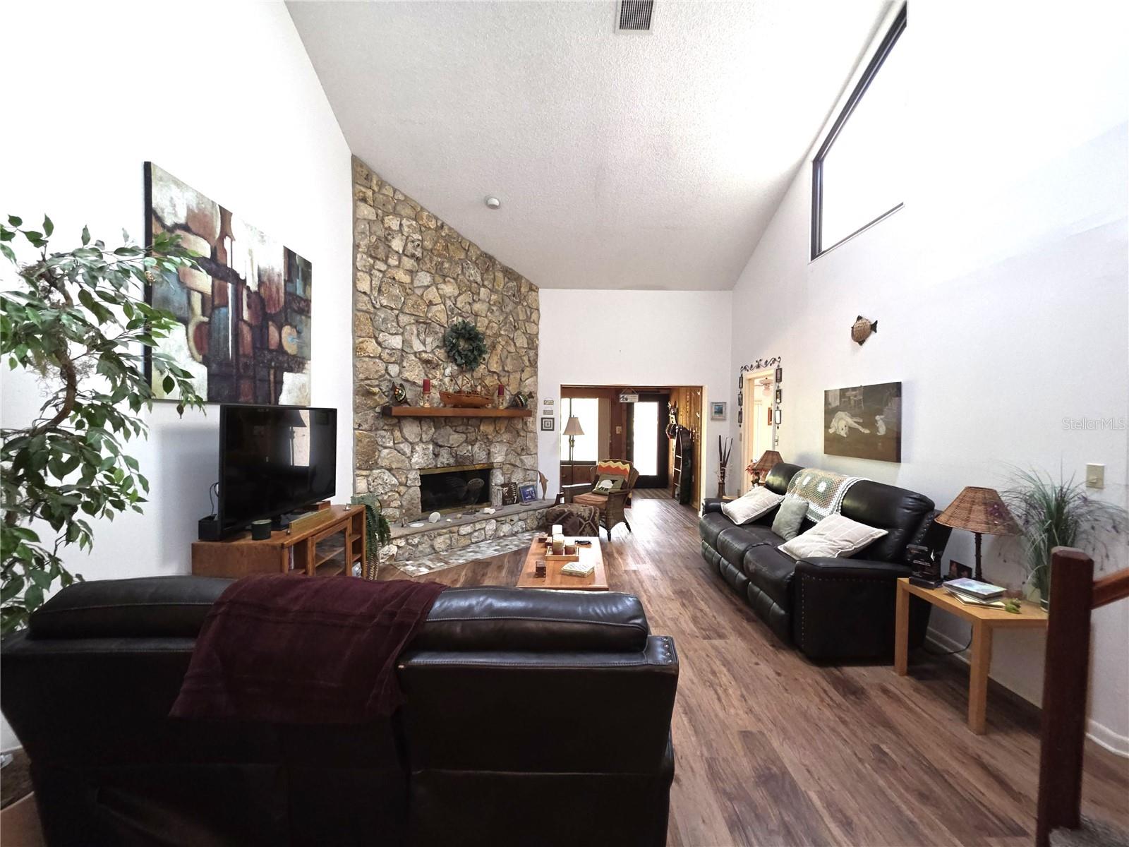 LEESBURG PALM HARBOR SUB - Residential Lease