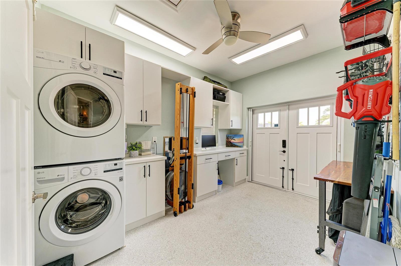 THORNTON CRK MOTORCOACH RESIDENCE - Residential