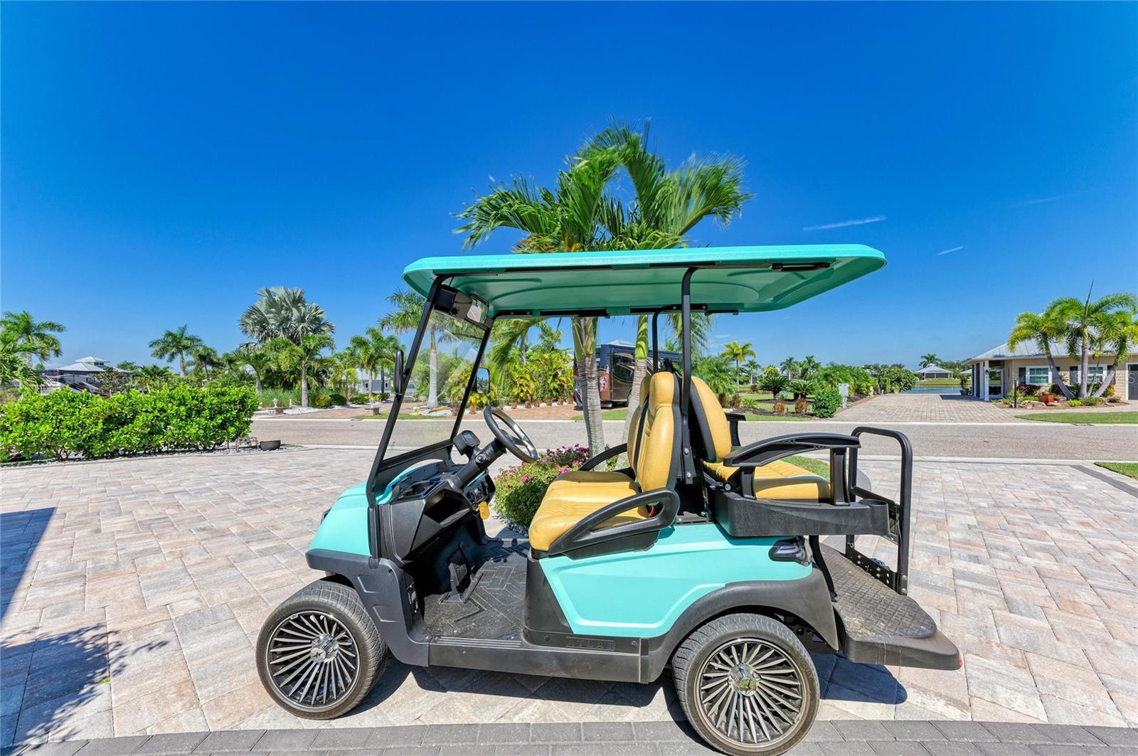 THORNTON CRK MOTORCOACH RESIDENCE - Residential