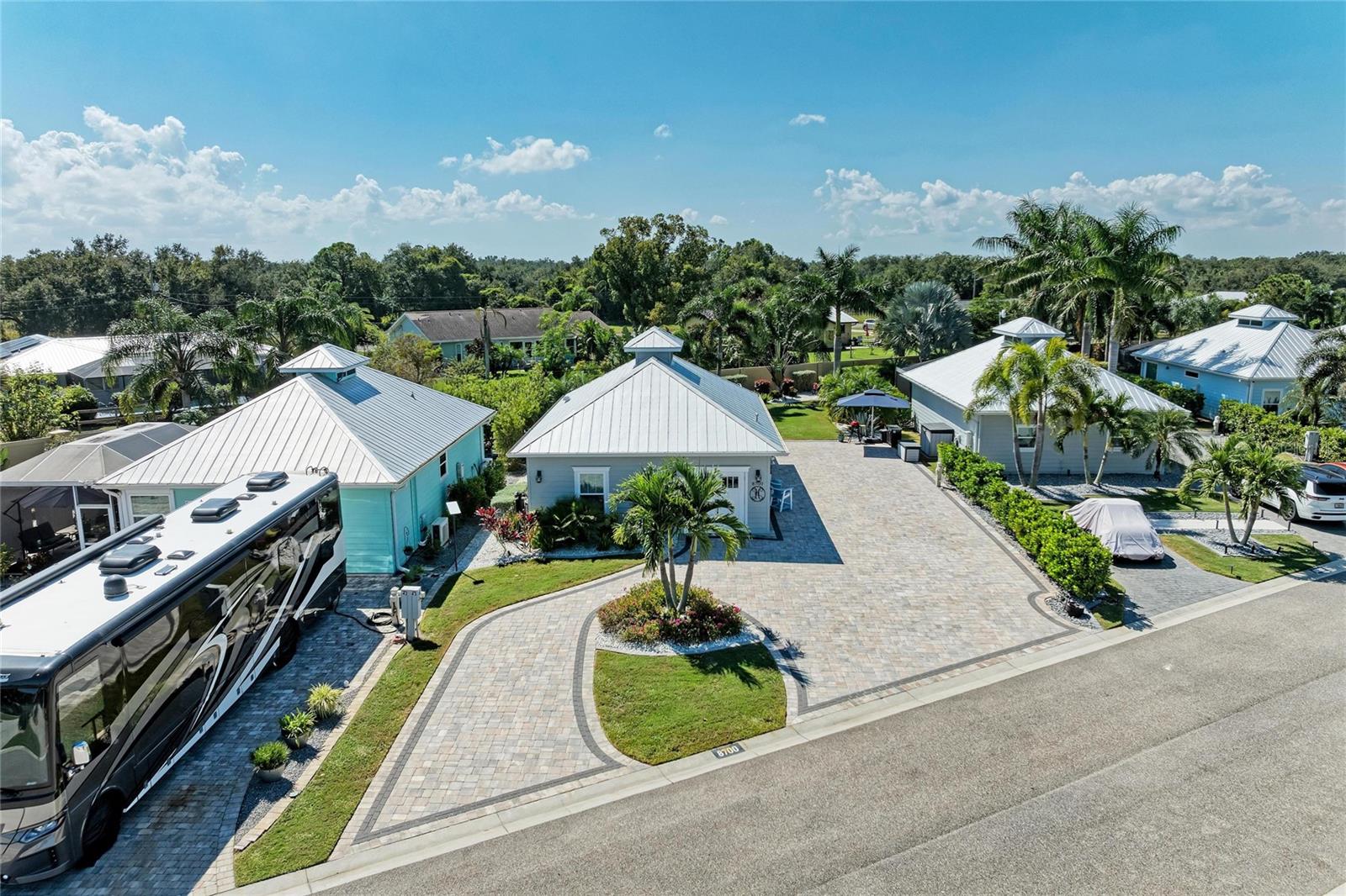 THORNTON CRK MOTORCOACH RESIDENCE - Residential