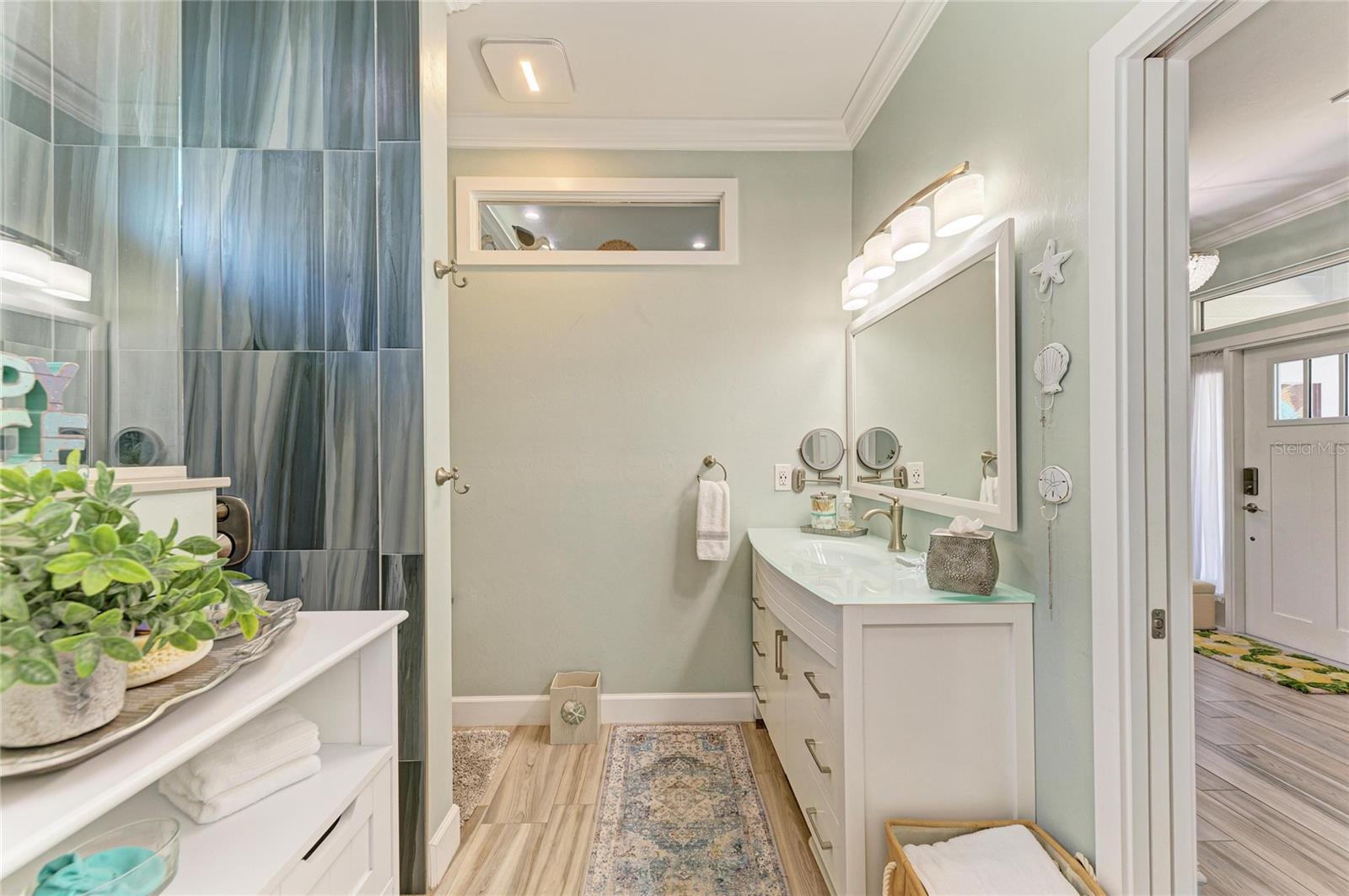 THORNTON CRK MOTORCOACH RESIDENCE - Residential