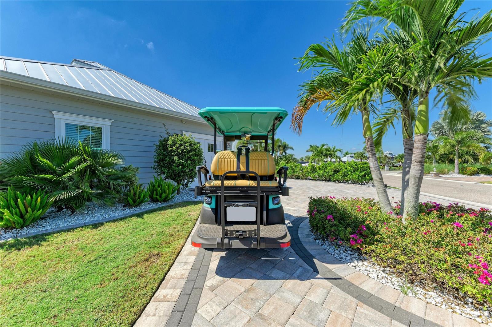 THORNTON CRK MOTORCOACH RESIDENCE - Residential