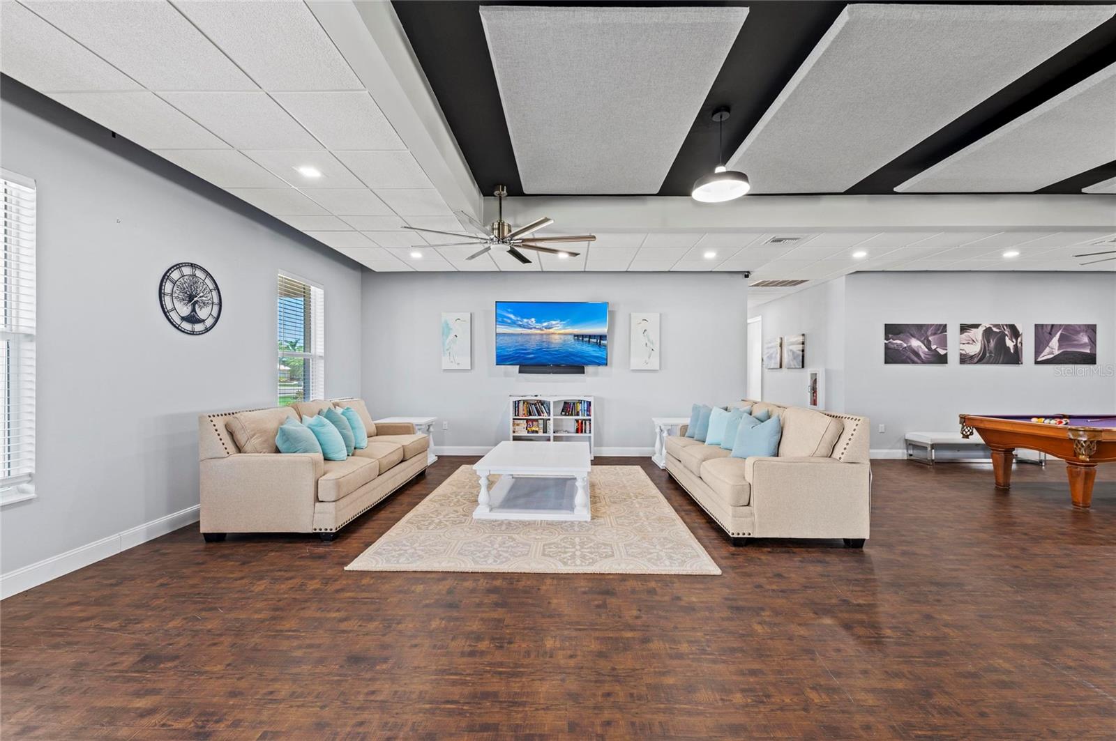 THORNTON CRK MOTORCOACH RESIDENCE - Residential