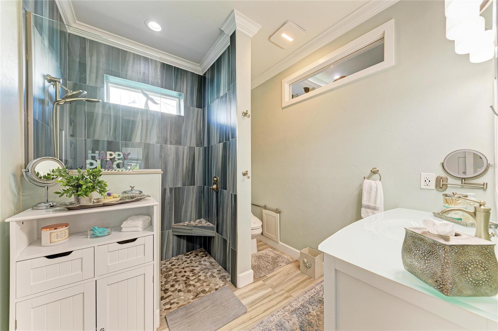 THORNTON CRK MOTORCOACH RESIDENCE - Residential