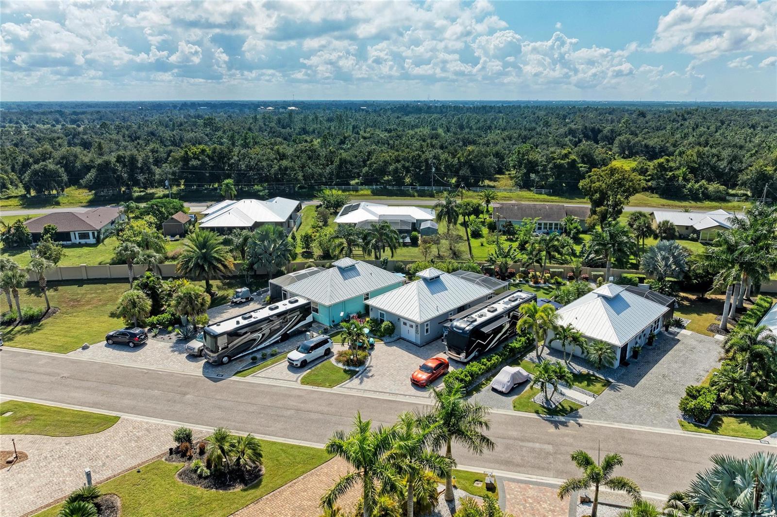 THORNTON CRK MOTORCOACH RESIDENCE - Residential