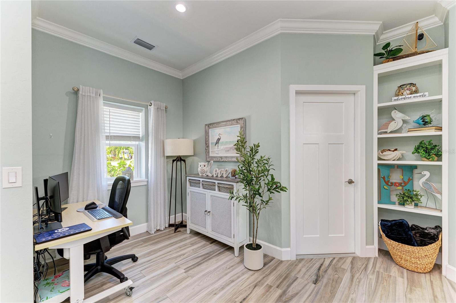 THORNTON CRK MOTORCOACH RESIDENCE - Residential