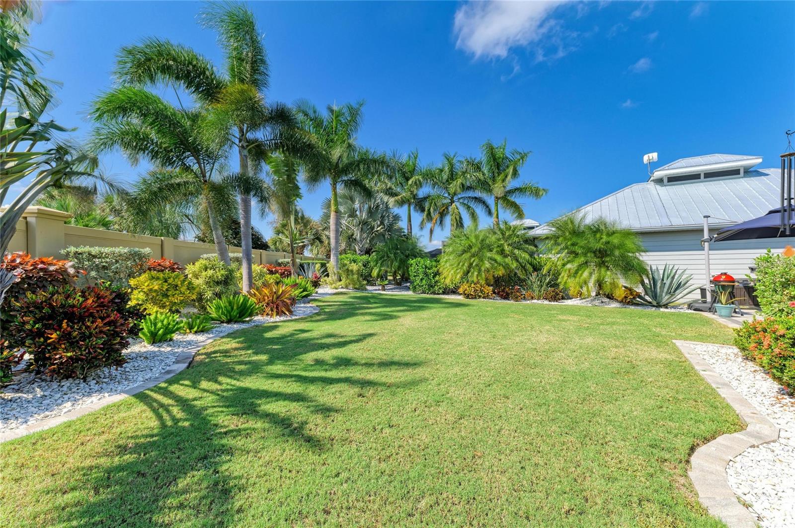 THORNTON CRK MOTORCOACH RESIDENCE - Residential