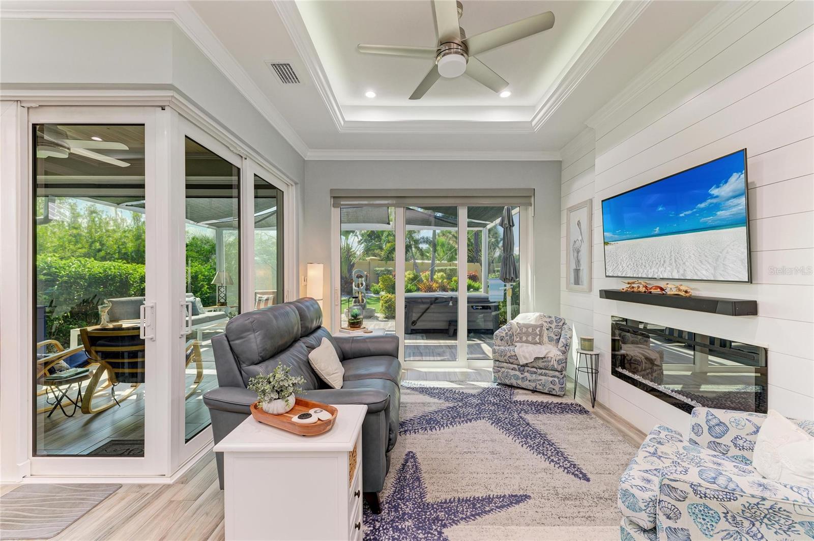 THORNTON CRK MOTORCOACH RESIDENCE - Residential