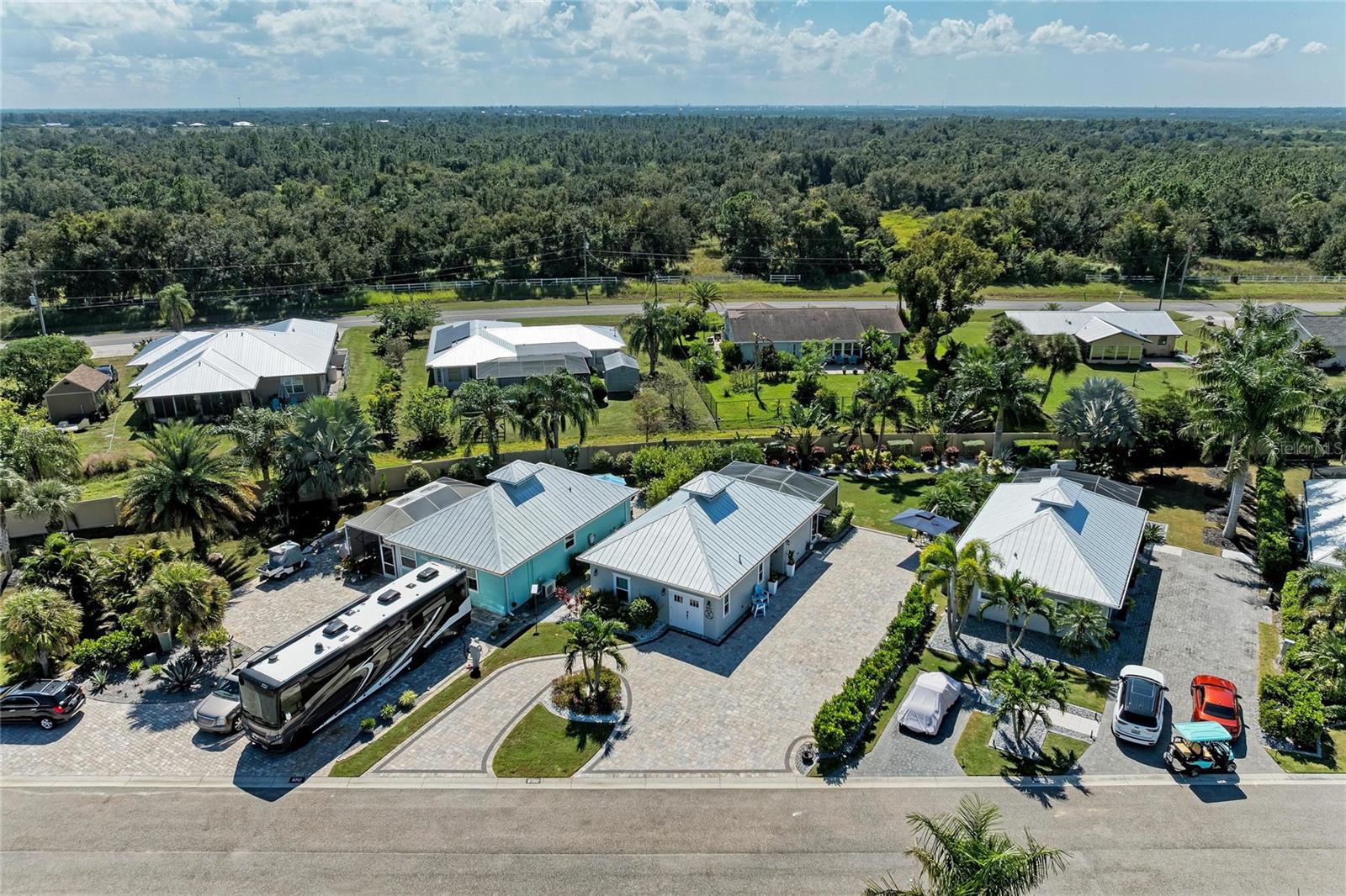 THORNTON CRK MOTORCOACH RESIDENCE - Residential