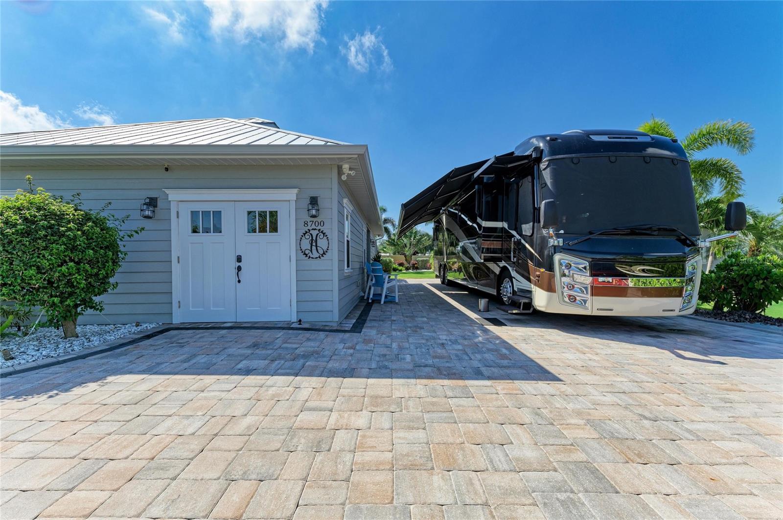 THORNTON CRK MOTORCOACH RESIDENCE - Residential