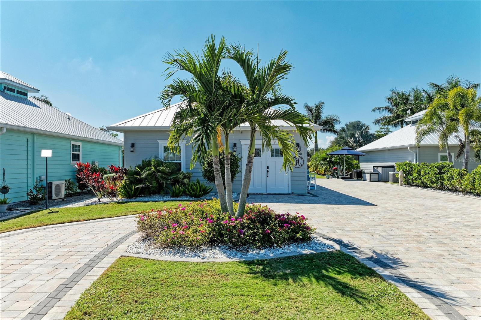 THORNTON CRK MOTORCOACH RESIDENCE - Residential