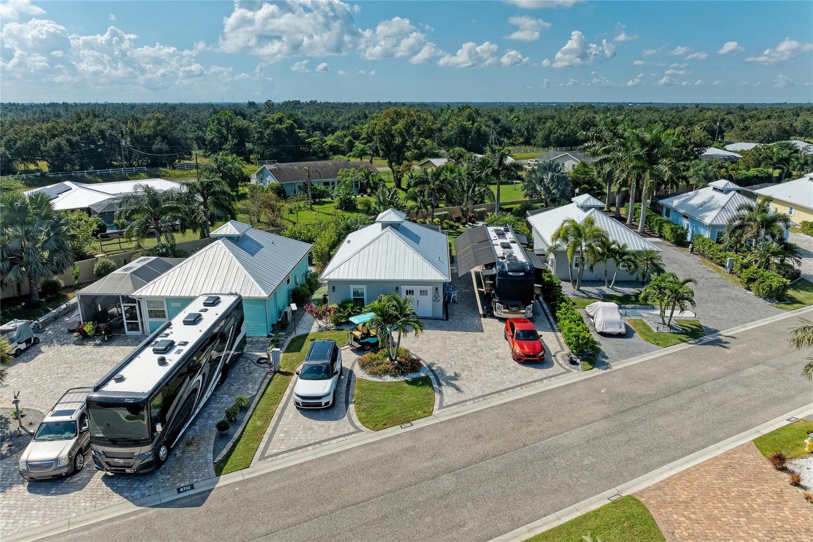 THORNTON CRK MOTORCOACH RESIDENCE - Residential