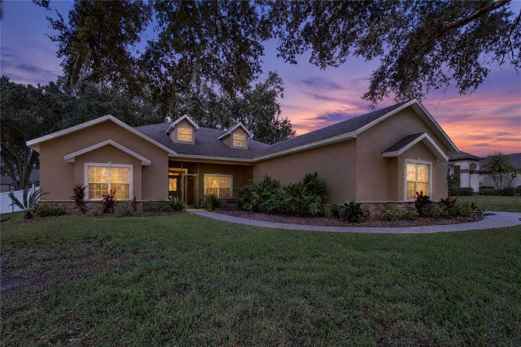 Photo of 33615 Lake Myrtle Boulevard, Leesburg, FL 34748 (MLS # G5119615)