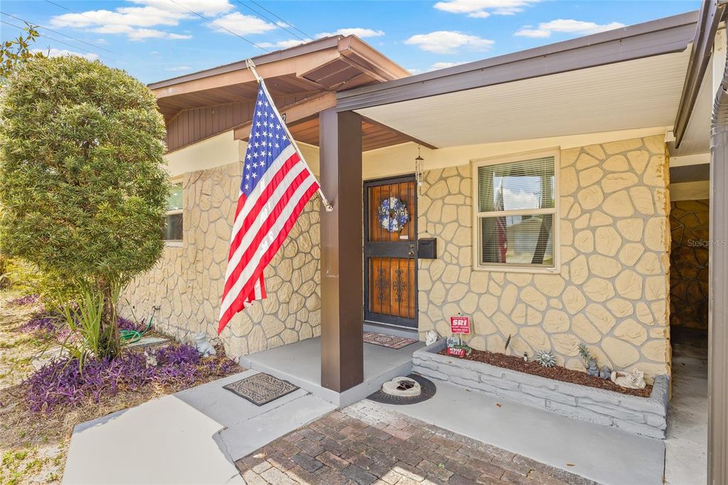 Photo of 4402 W Paxton Avenue, Tampa, FL 33611 (MLS # TB8439485)