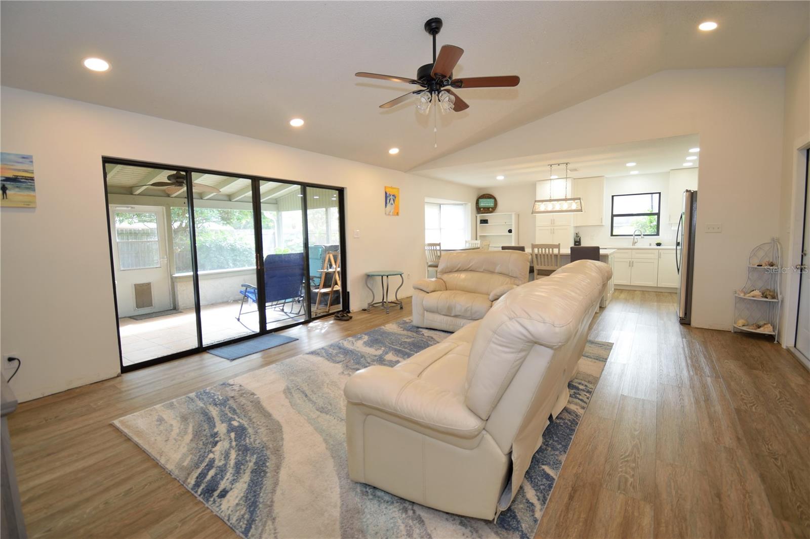 FOX LAKE MANOR SEC 01 - Residential