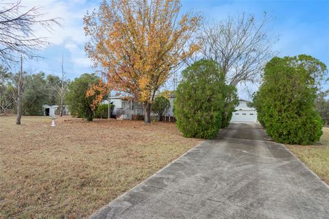 A home in FLORAL CITY