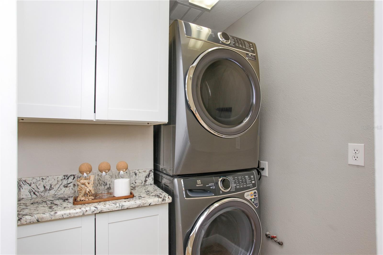 KEENES POINTE - Residential