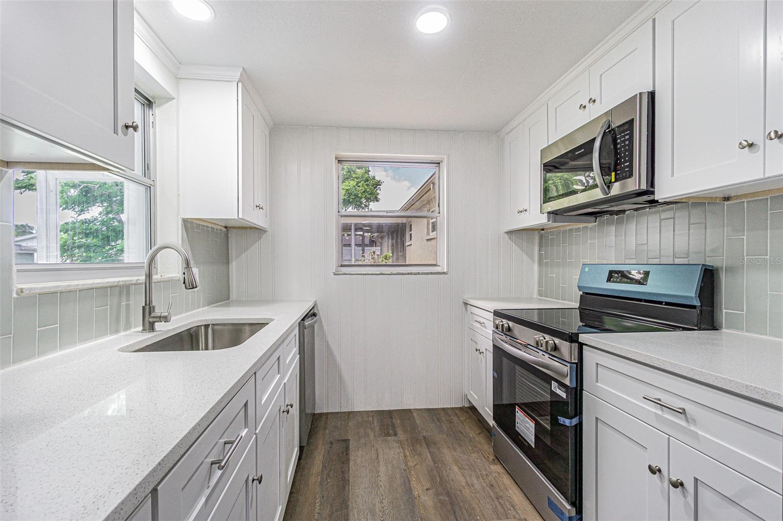 TANGLEWOOD TERRACE - Residential