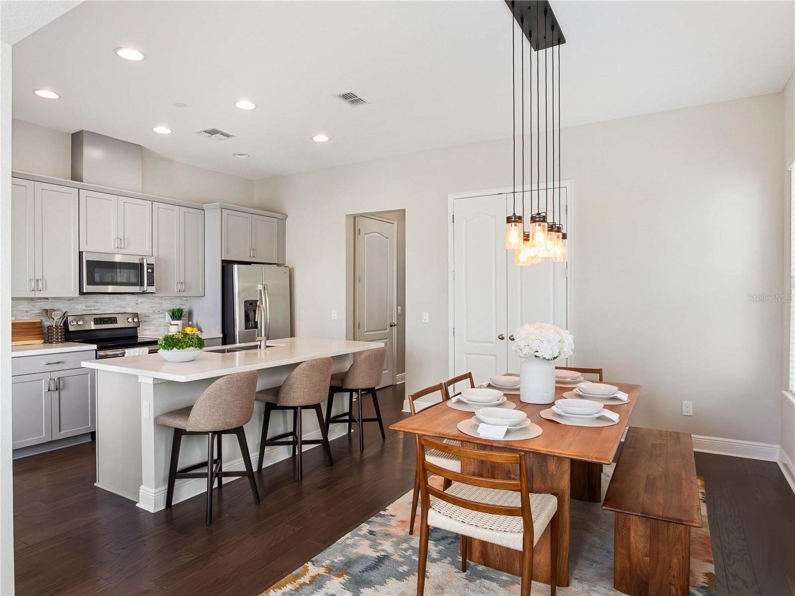 LAUREATE PARK NBRHD CENTER PH 1 - Residential