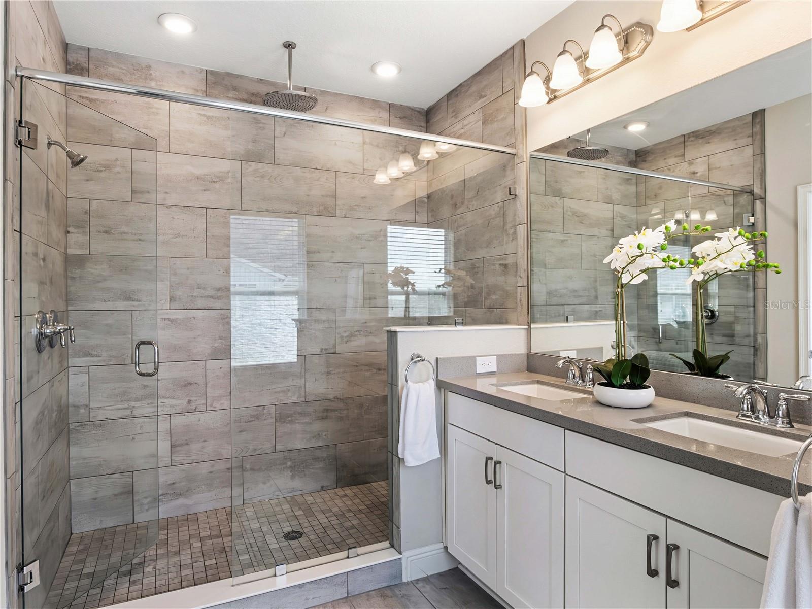 LAUREATE PARK NBRHD CENTER PH 1 - Residential