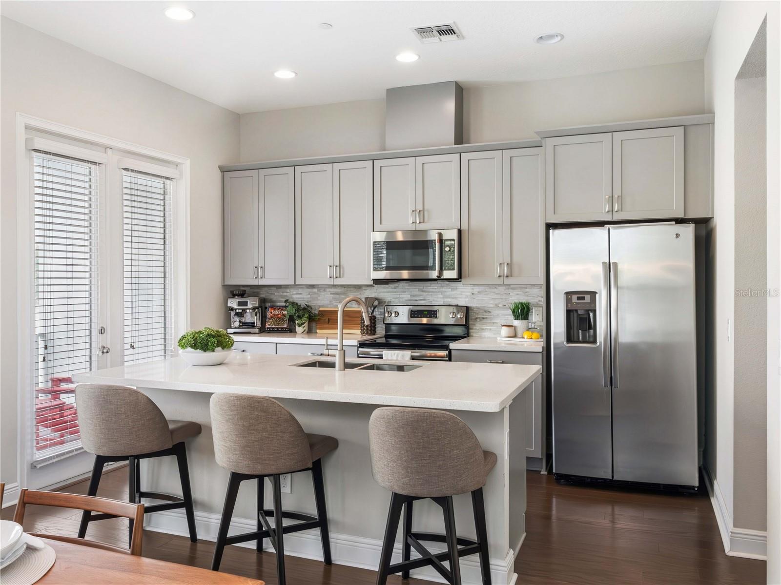 LAUREATE PARK NBRHD CENTER PH 1 - Residential