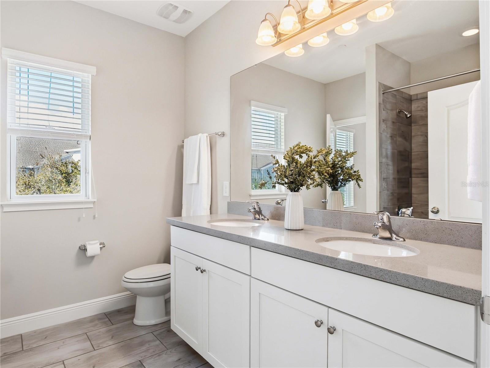 LAUREATE PARK NBRHD CENTER PH 1 - Residential