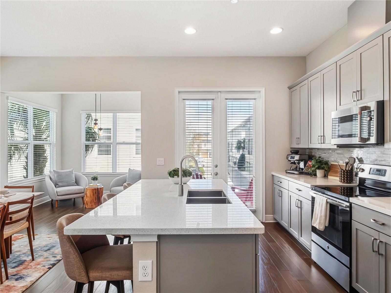 LAUREATE PARK NBRHD CENTER PH 1 - Residential