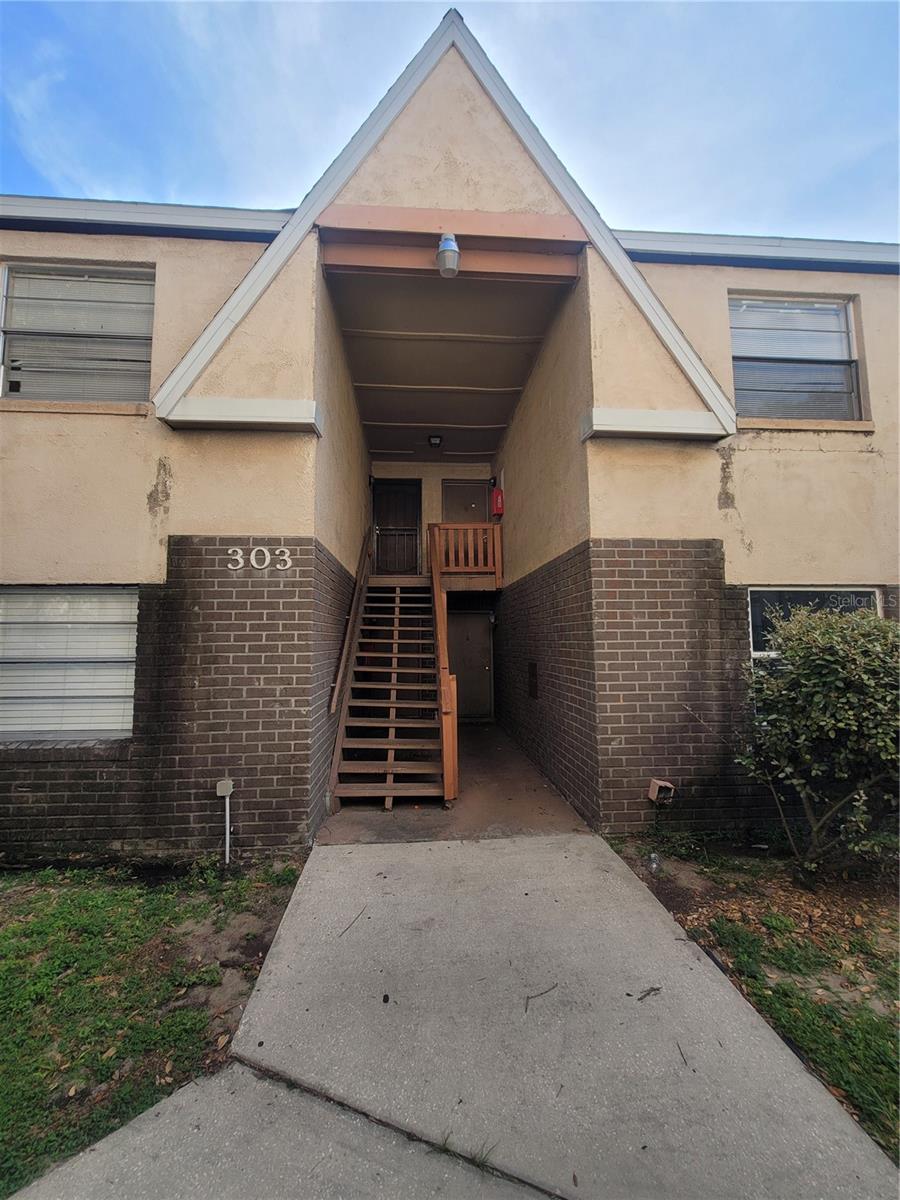 Location, Location. Investors Dream. NO waiting time to lease. Spacious 2 Bedroom 2 Bath Unit Condo with balcony. The main living room is large and has a view over the balcony patio with a laundry closet and storage. This is a pet-friendly community. The HOA covers sewer, trash, and exterior maintenance. It is centrally located minutes from Busch Gardens, shopping, dining, and I275.