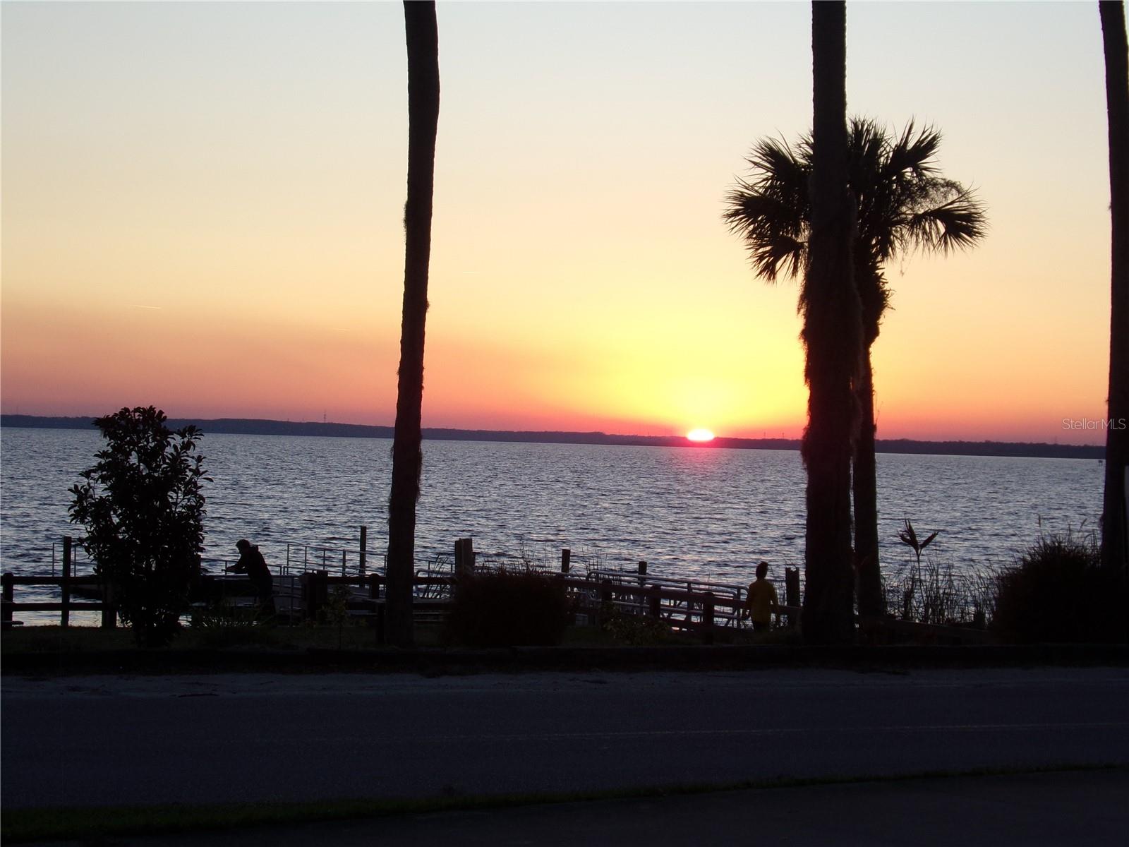 LAKESIDE CONDO APTS - Residential