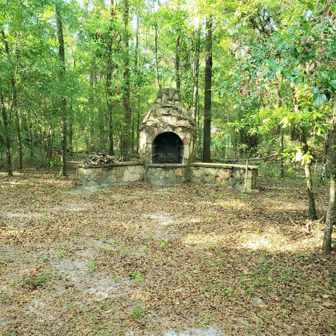 ICHETUCKNEE RIVER ESTATE - Residential