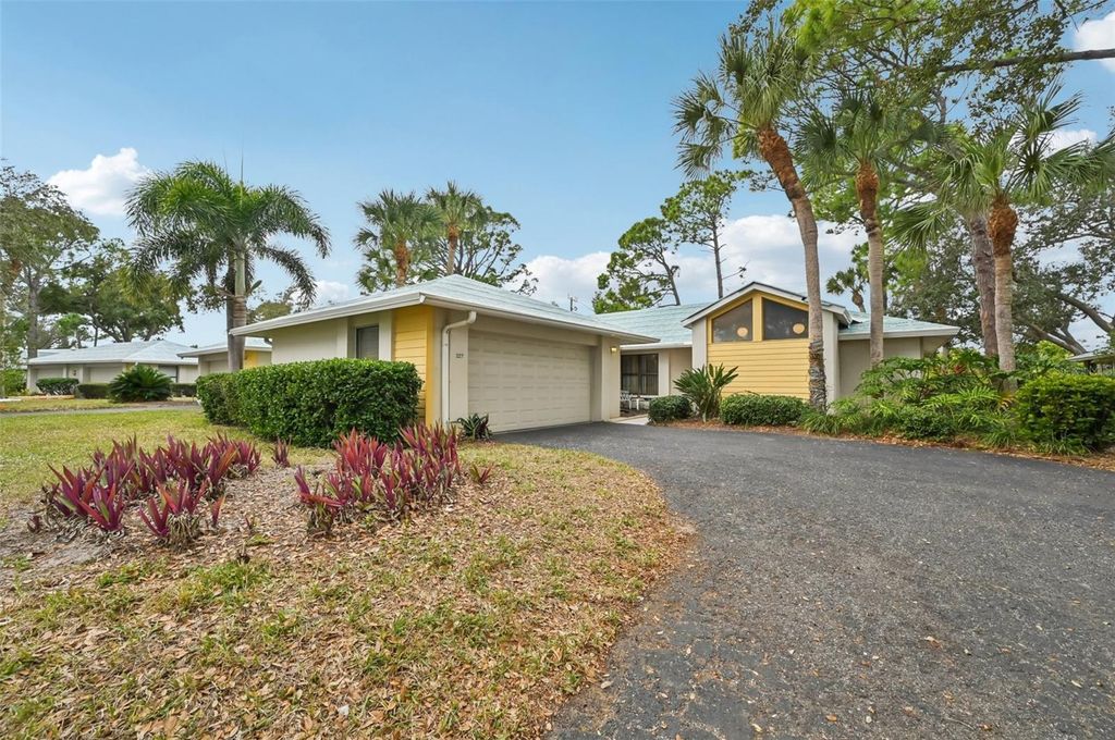 Photo of 227 Southampton Drive #289, Venice, FL 34293 (MLS # A4677192)
