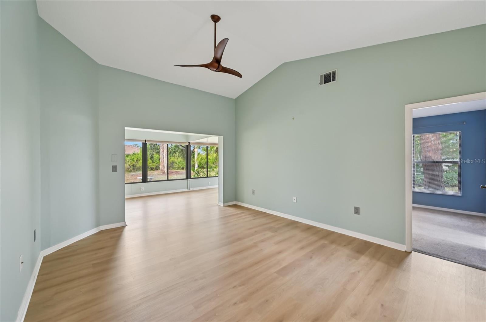 227 SOUTHAMPTON DRIVE 289