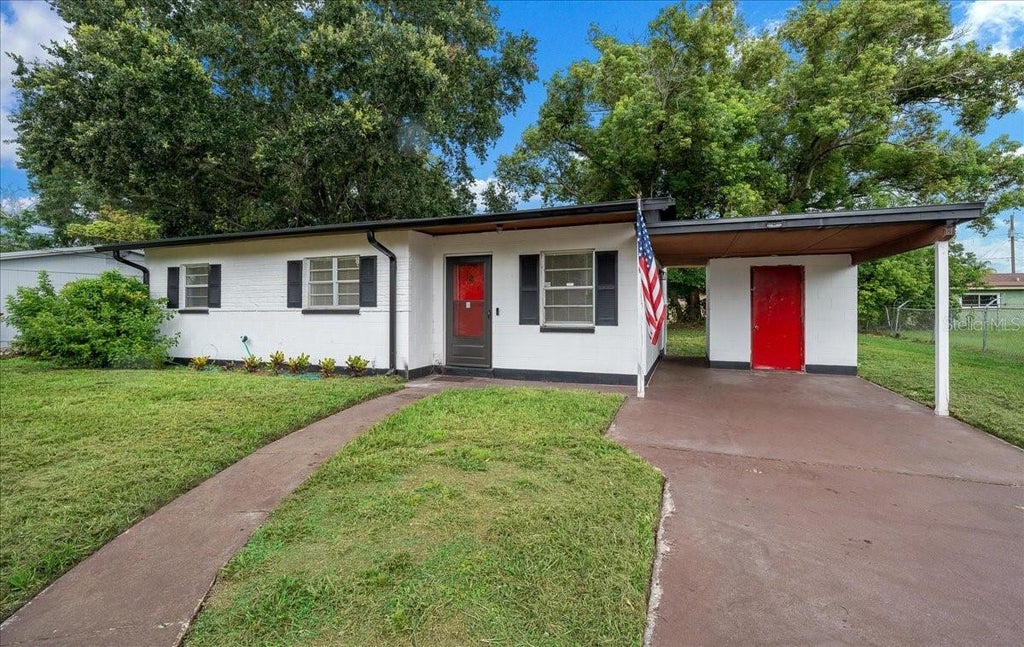 Photo of 1708 E Ohio Street, Plant City, FL 33563 (MLS # G5116051)
