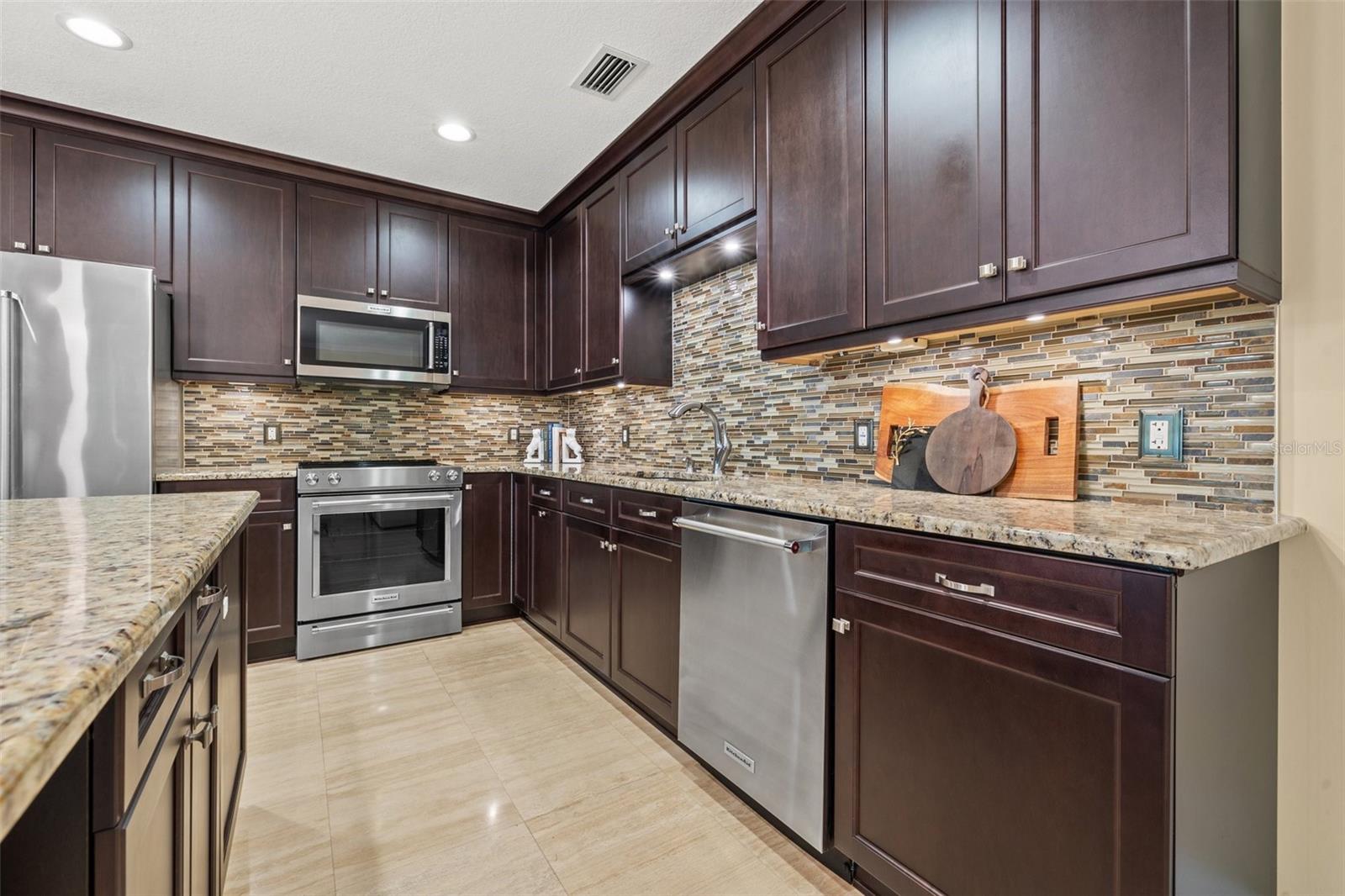 VILLAS AT DATE PALM - Residential