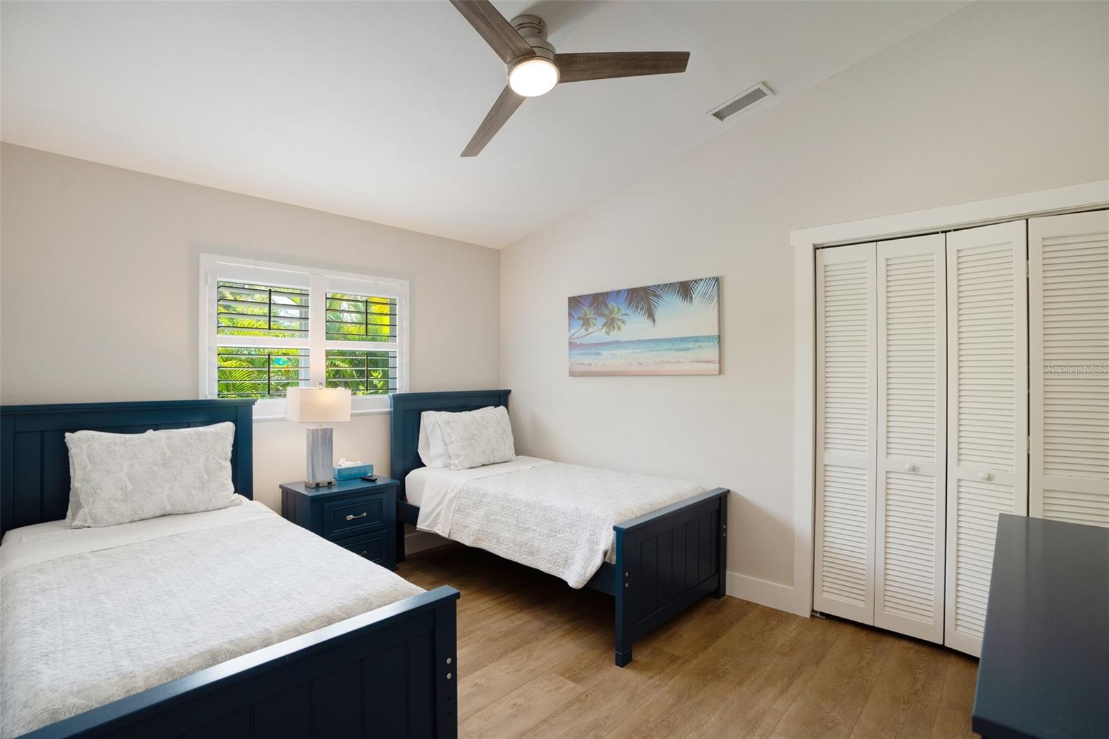 ROSELAWN - Residential Income