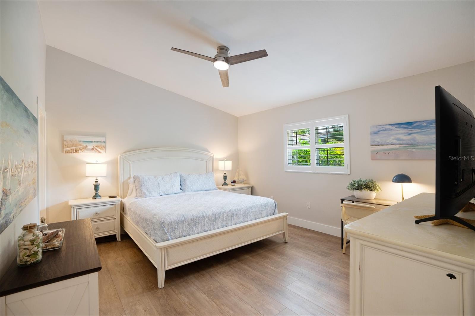 ROSELAWN - Residential Income